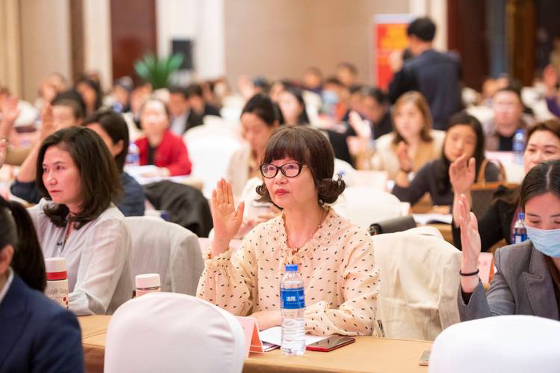 微信小程序开发:连接日常与商业的新桥梁